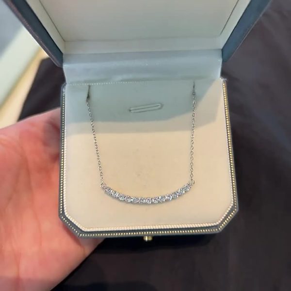 Smile Luxe Type Moissanite Pendant Necklace - Image 3