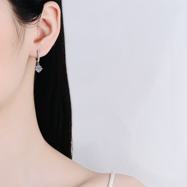 Fashion Light Luxe Style Moissanite Ear Button Jewelry - Image 5