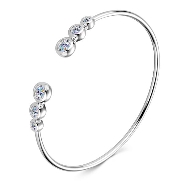 Six-Diamond Moissanite Fashion Bracelets