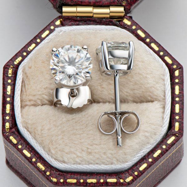 Classic Stud 4-Claw Style Moissanite Earrings Jewelry - Image 5