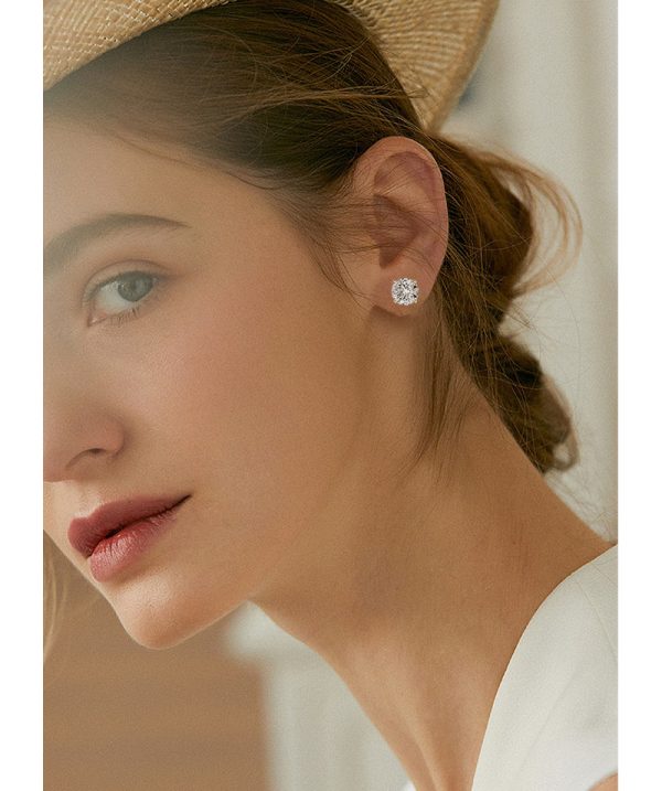 Classic Stud 4-Claw Style Moissanite Earrings Jewelry - Image 10